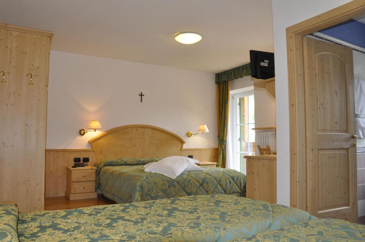 Hotel El Pilon Pozza di Fassa Esterno foto