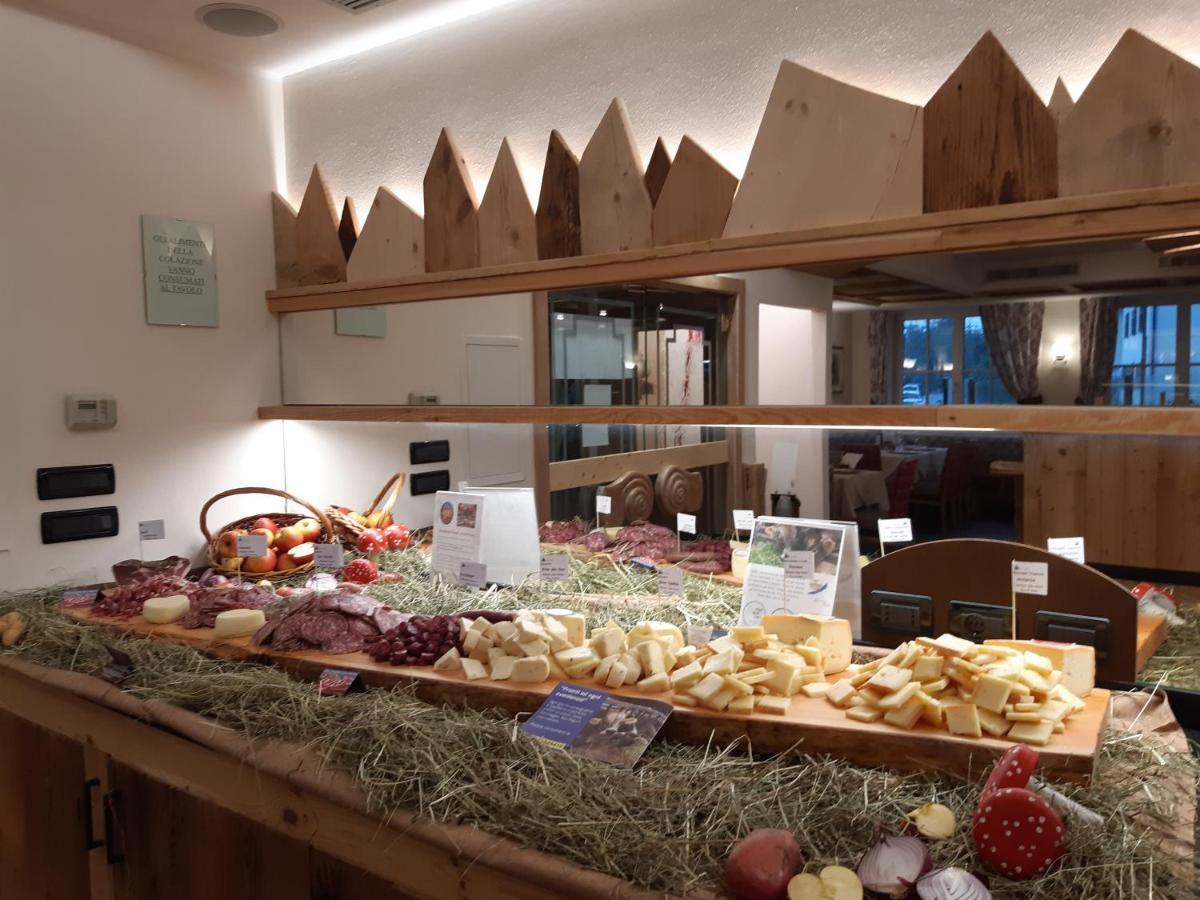 Hotel El Pilon Pozza di Fassa Esterno foto
