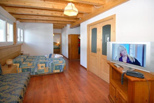 Hotel El Pilon Pozza di Fassa Esterno foto