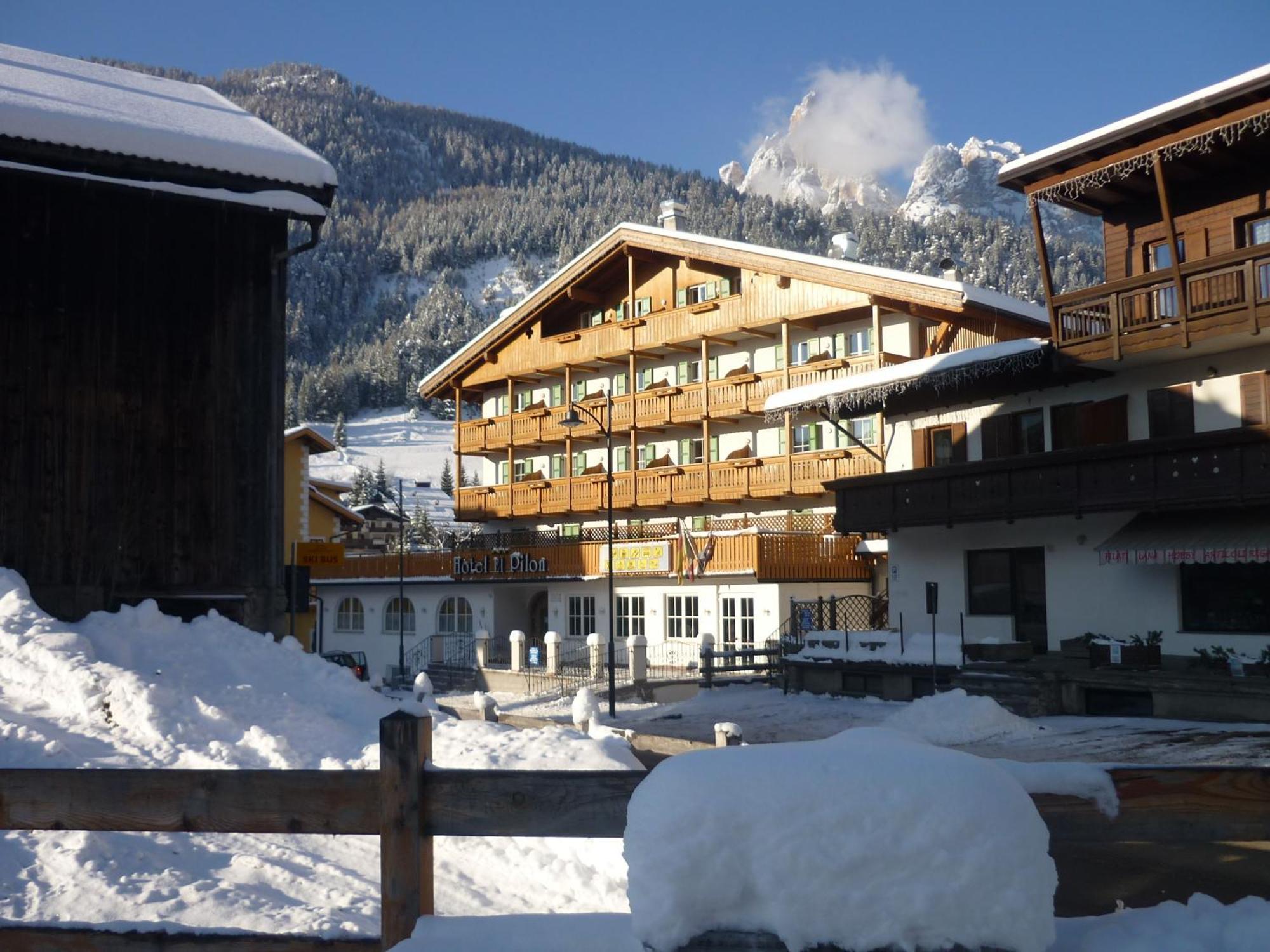 Hotel El Pilon Pozza di Fassa Esterno foto