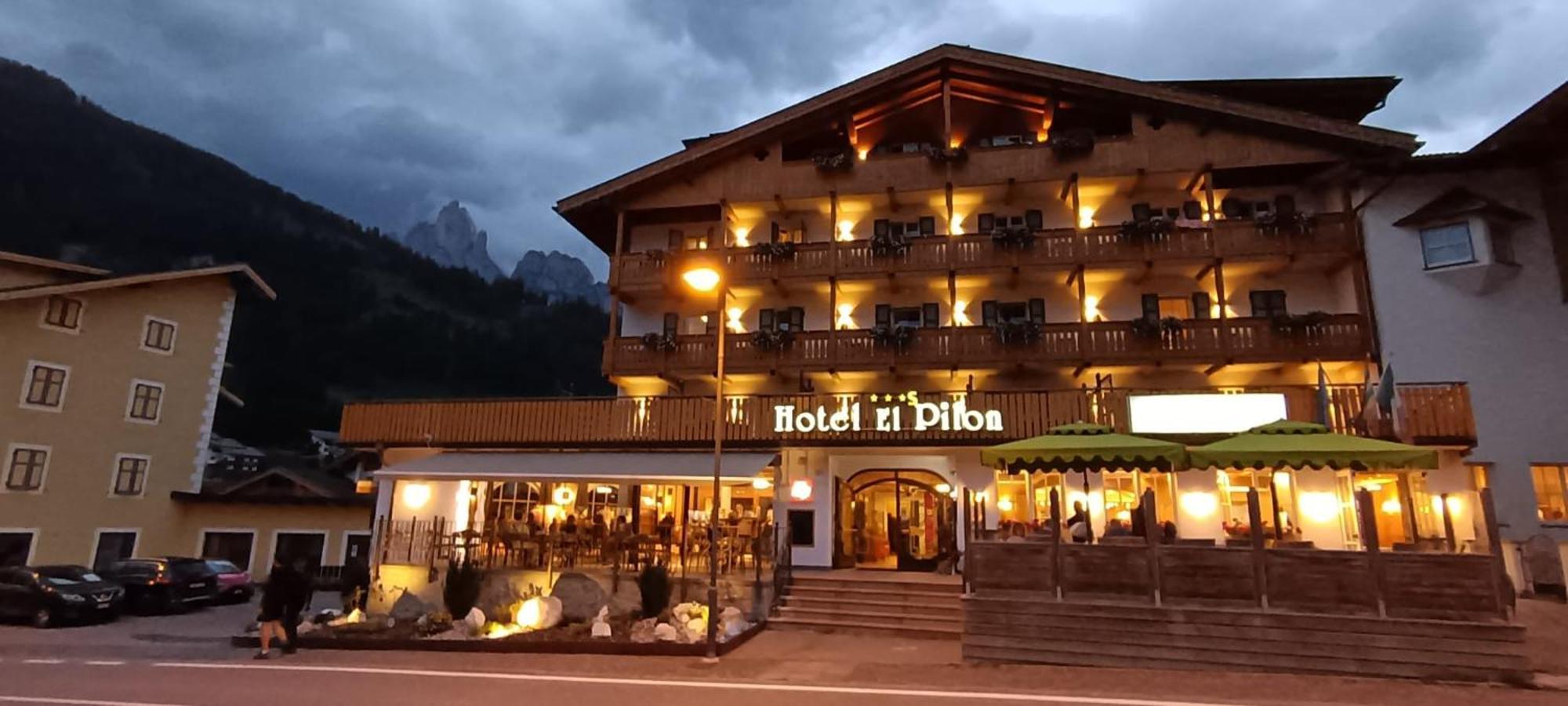 Hotel El Pilon Pozza di Fassa Esterno foto