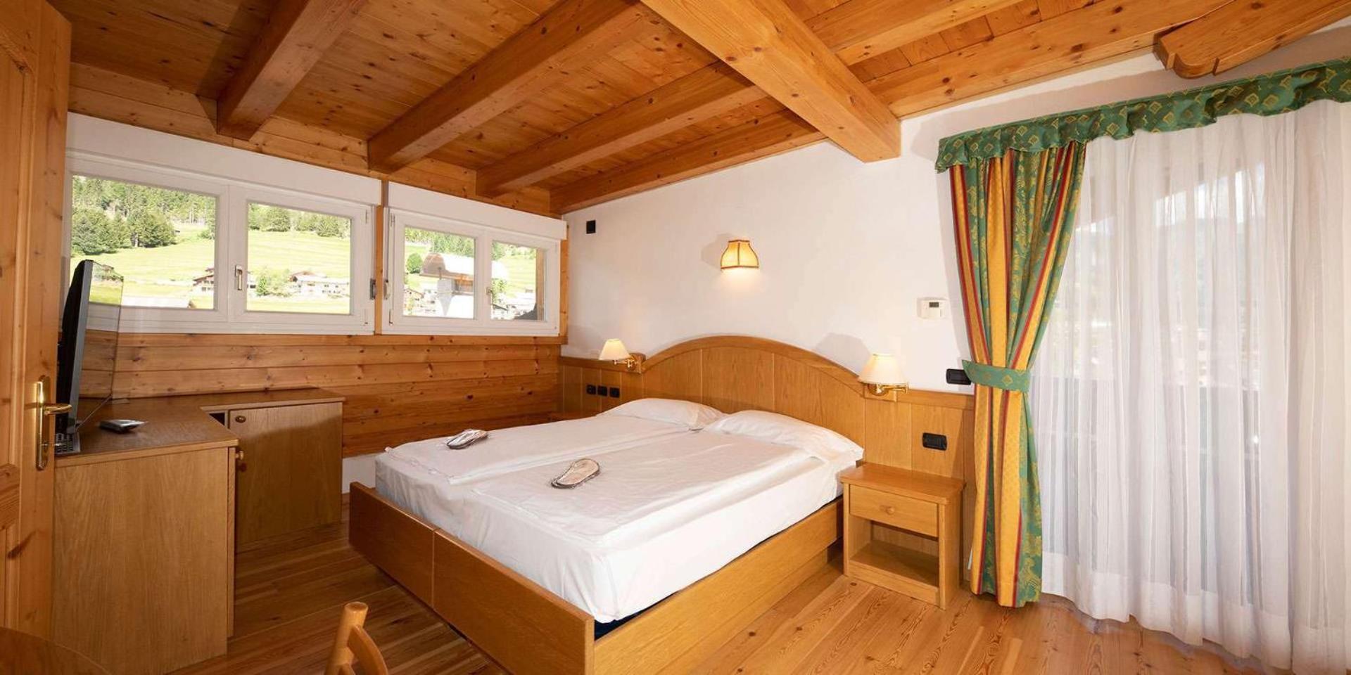 Hotel El Pilon Pozza di Fassa Esterno foto