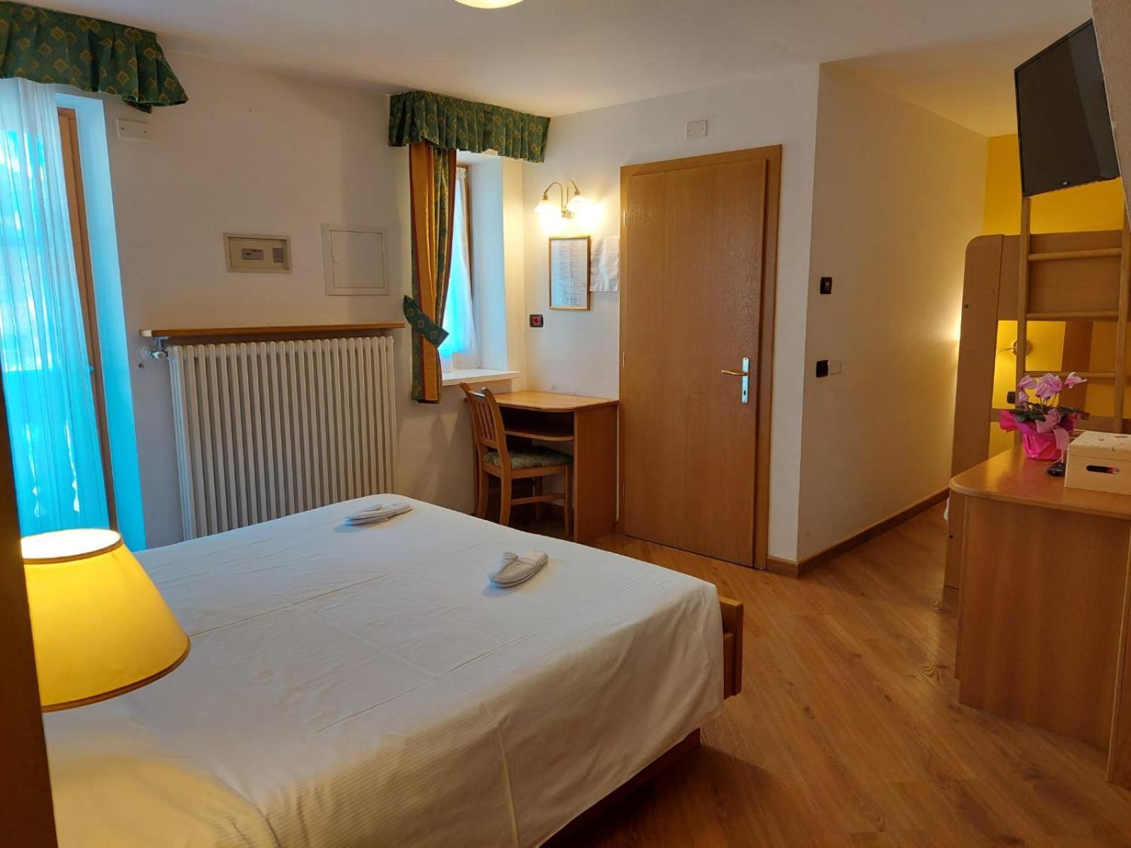 Hotel El Pilon Pozza di Fassa Esterno foto