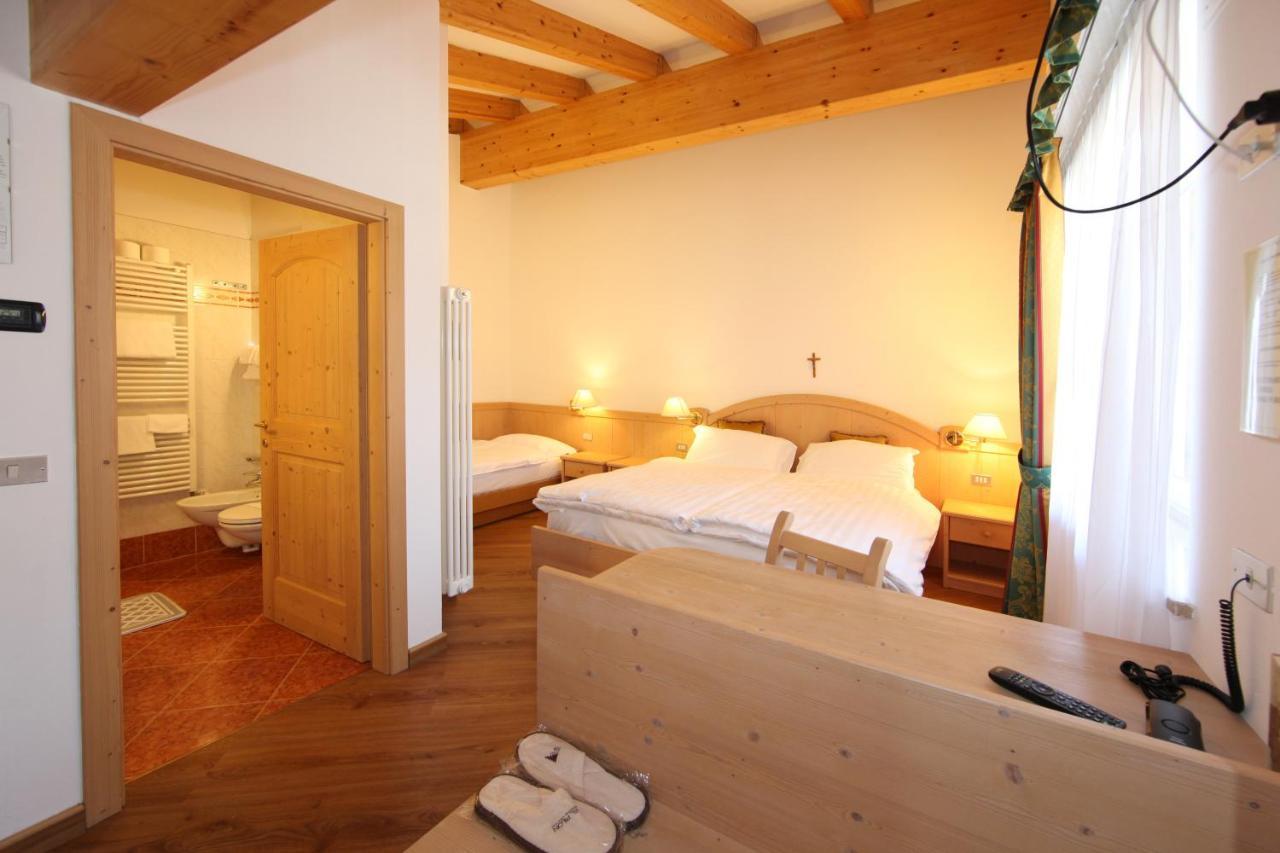 Hotel El Pilon Pozza di Fassa Esterno foto