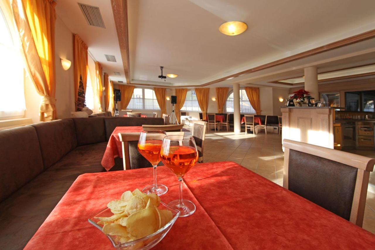 Hotel El Pilon Pozza di Fassa Esterno foto