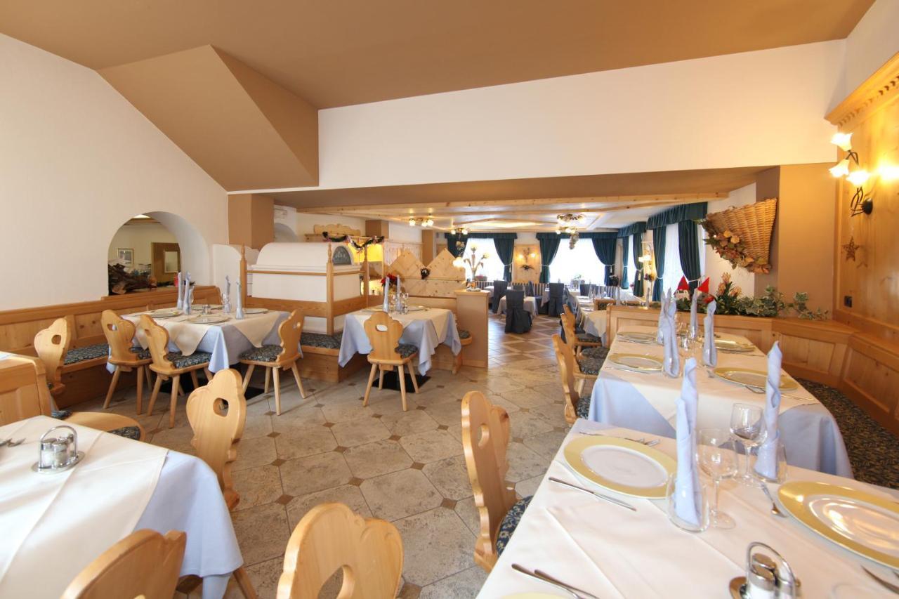 Hotel El Pilon Pozza di Fassa Esterno foto